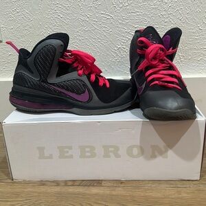 Lebron 9 Miami Night - Size 8.5 w box‎